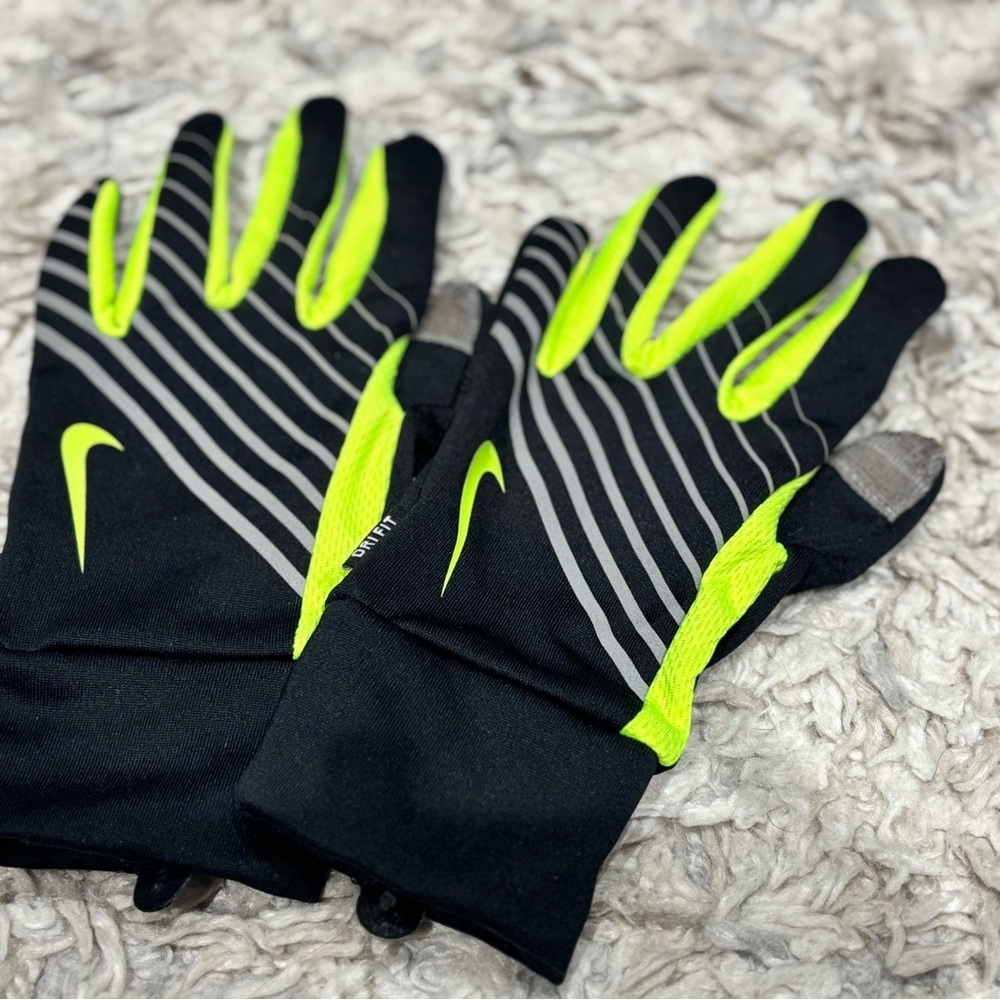 Nike Black and Neon Yellow Athletic Gloves BOTH ONE HAND!!! Men’s Small